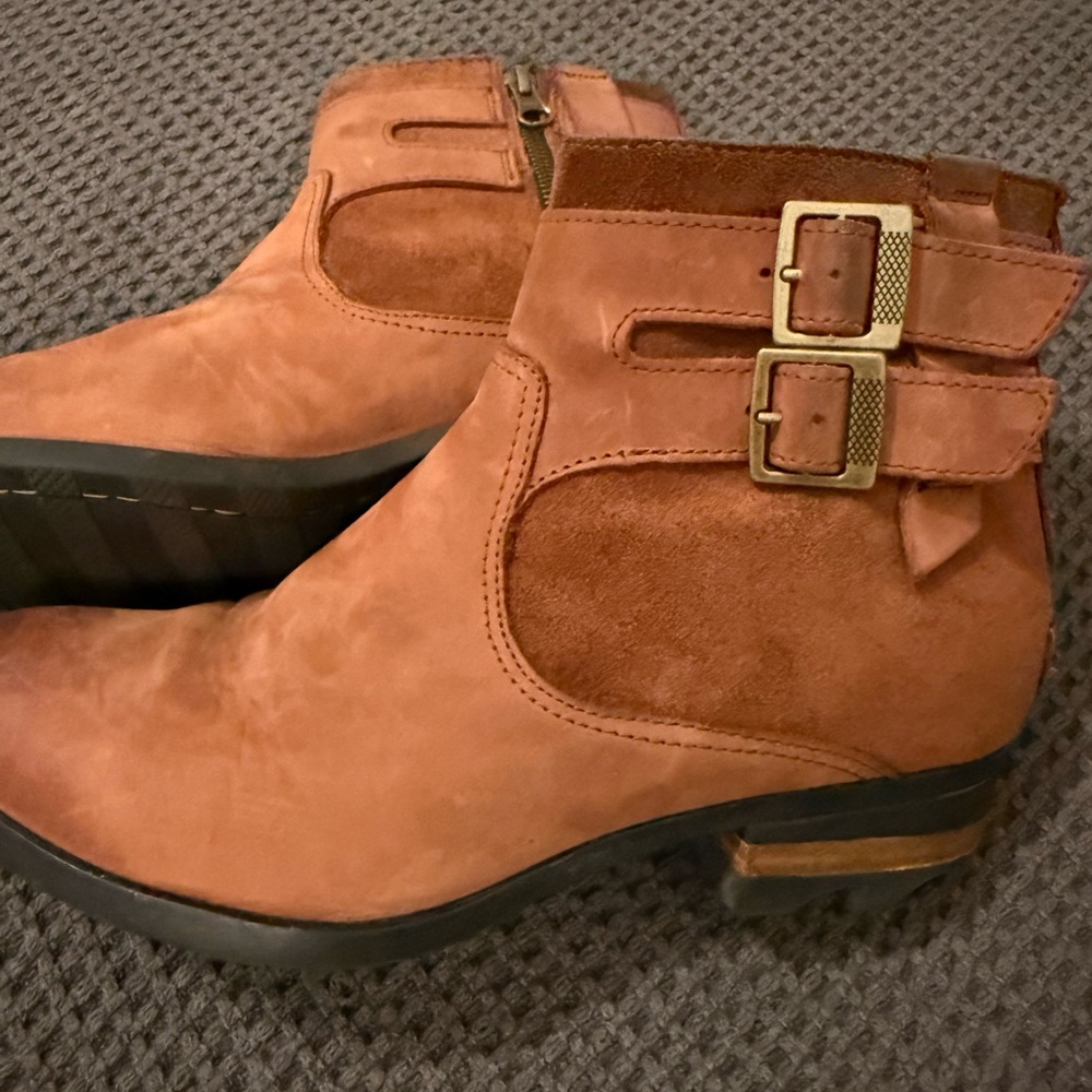 Sorel Tan Ankle Boots with Dual Buckles